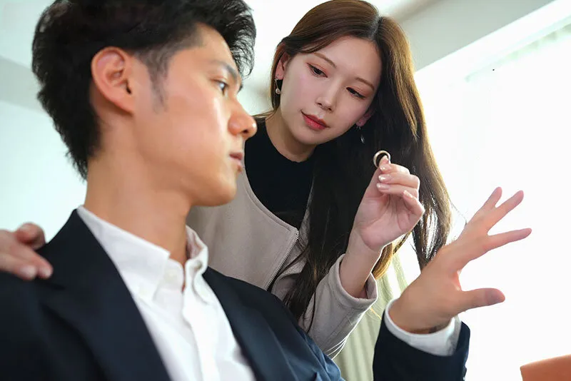 Vợ đi du lịch, chồng yêu ở nhà bị nhỏ em vợ gạ địt không trượt phát nào